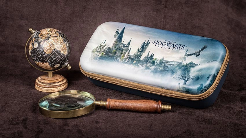کیف حمل هاگوارتز لگسی Freaks And Geeks Harry Potter Landscape Hogwarts Legacy XL برای Nintendo Switch