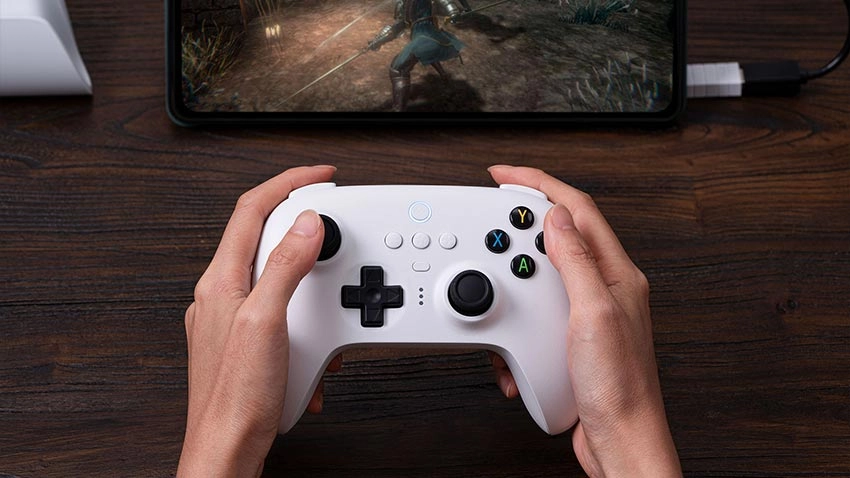 دسته بازی بی سیم ایت بیت دو 8BitDo Ultimate Wireless به همراه پایه شارژر - سفید