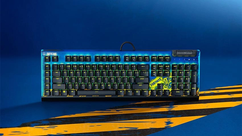 کیبورد گیمینگ ریزر Razer BlackWidow V4 X Fortnite Edition - سوئیچ زرد