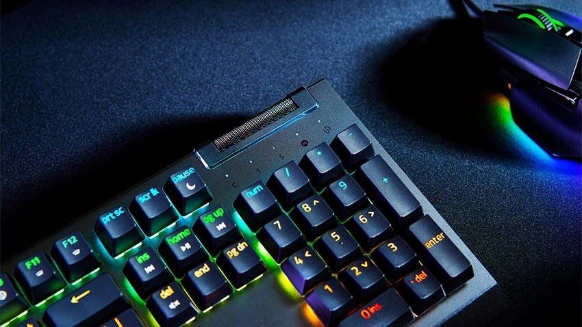 کیبورد گیمینگ ریزر Razer BlackWidow V4 X - سوئیچ زرد