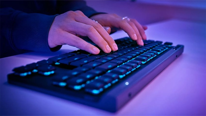کیبورد بی سیم گیمینگ لاجیتک Logitech G515 Lightspeed TKL Wireless - سوییچ قهوه ای