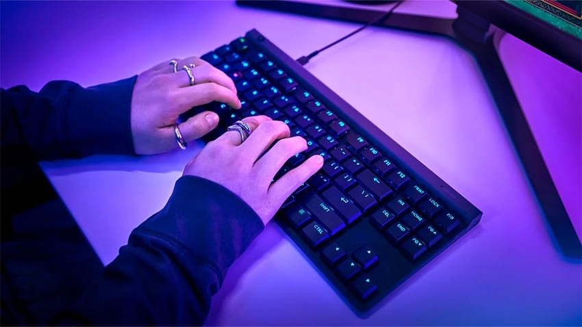 کیبورد گیمینگ لاجیتک Logitech G515 TKL - سوییچ قهوه ای