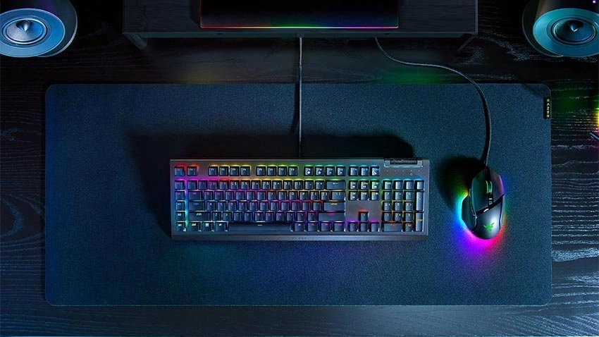 کیبورد گیمینگ ریزر Razer BlackWidow V4 X - سوئیچ سبز