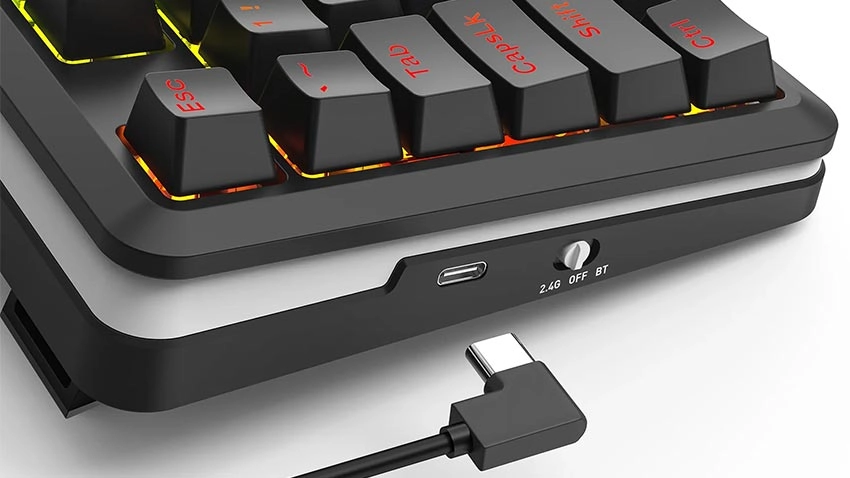 کیبورد بی سیم گیمینگ ردراگون Redragon STORMRAZOR K713 PRO Wireless